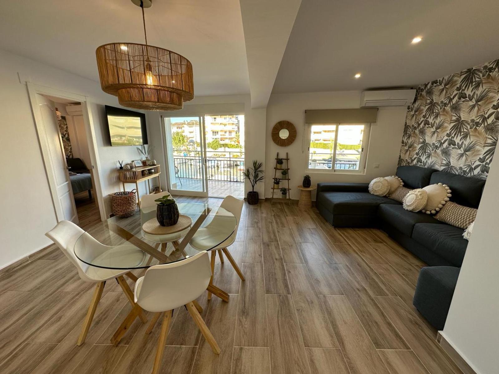 Waterfront 3 Bed Apartment, 90M From The Beach Platja de Larenal Exterior photo