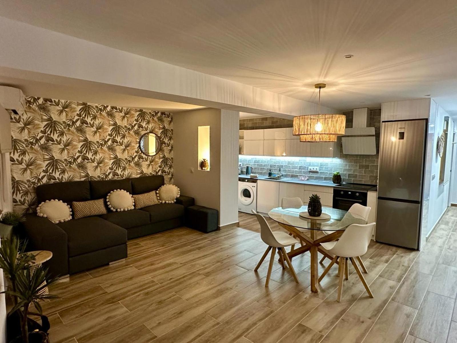Waterfront 3 Bed Apartment, 90M From The Beach Platja de Larenal Exterior photo