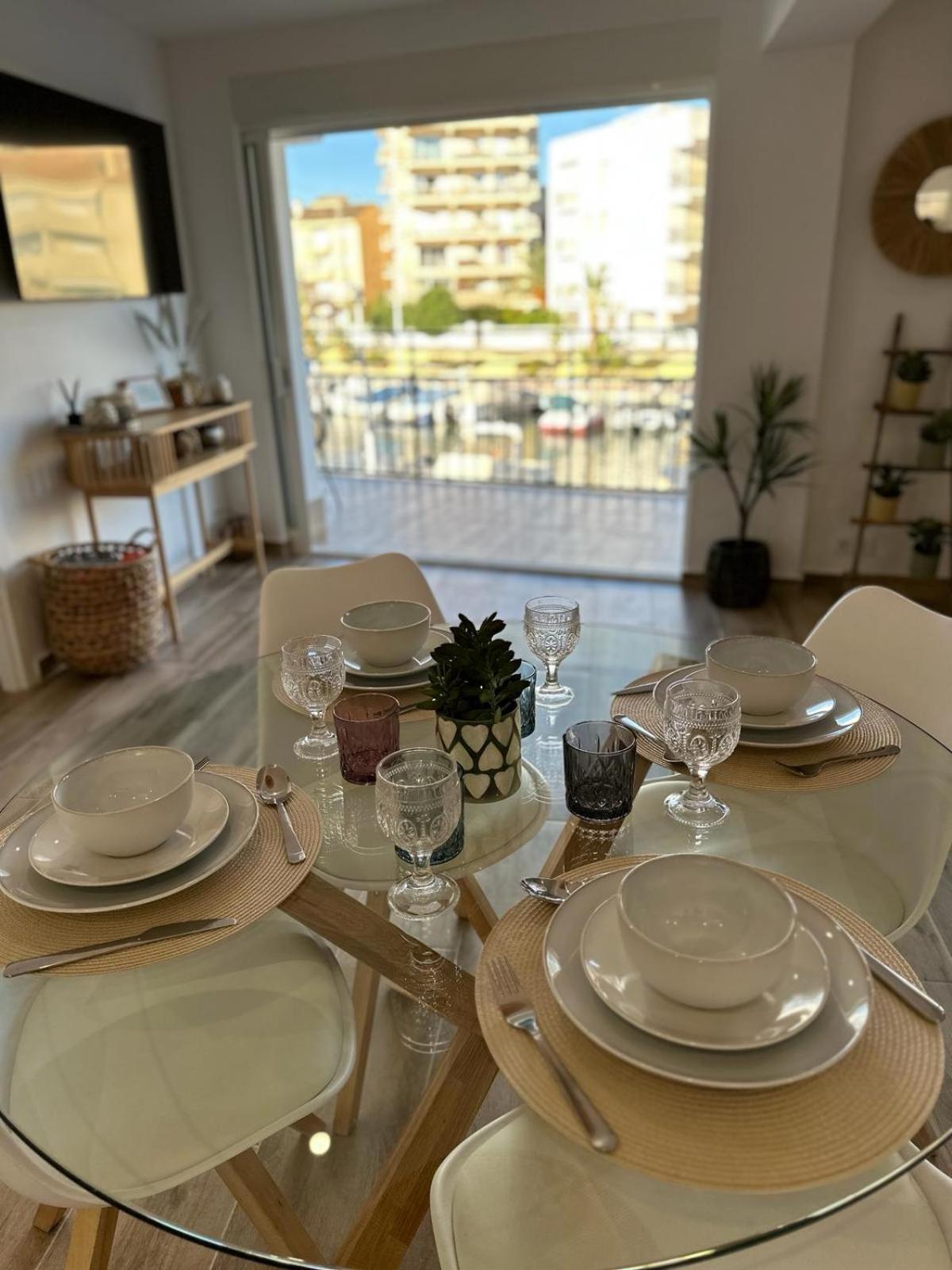 Waterfront 3 Bed Apartment, 90M From The Beach Platja de Larenal Exterior photo