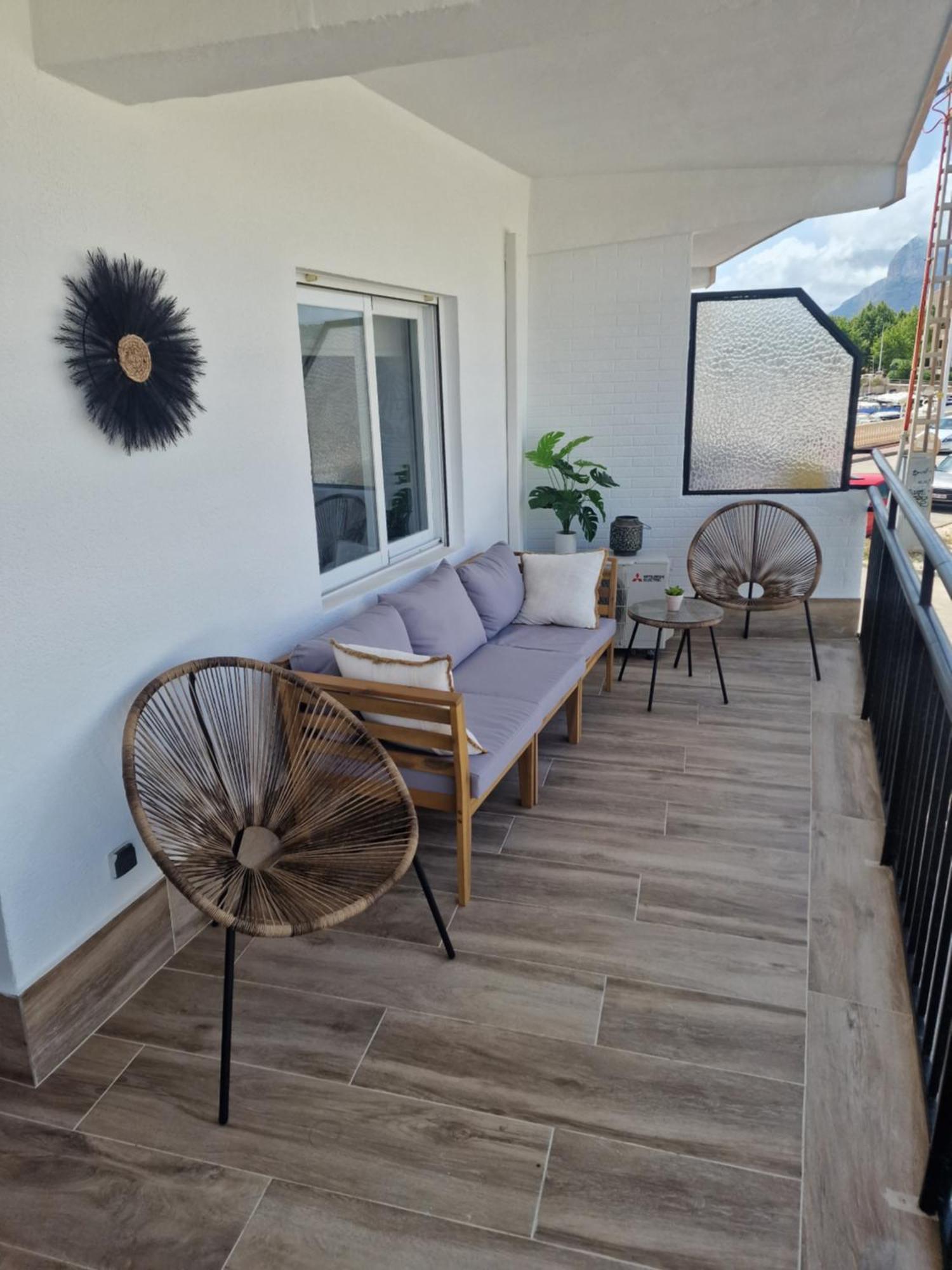 Waterfront 3 Bed Apartment, 90M From The Beach Platja de Larenal Exterior photo