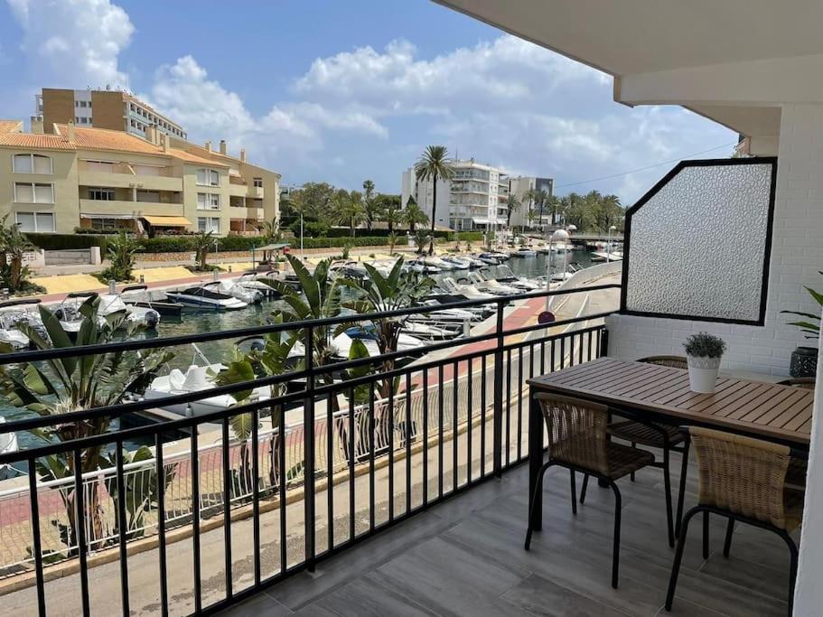 Waterfront 3 Bed Apartment, 90M From The Beach Platja de Larenal Exterior photo